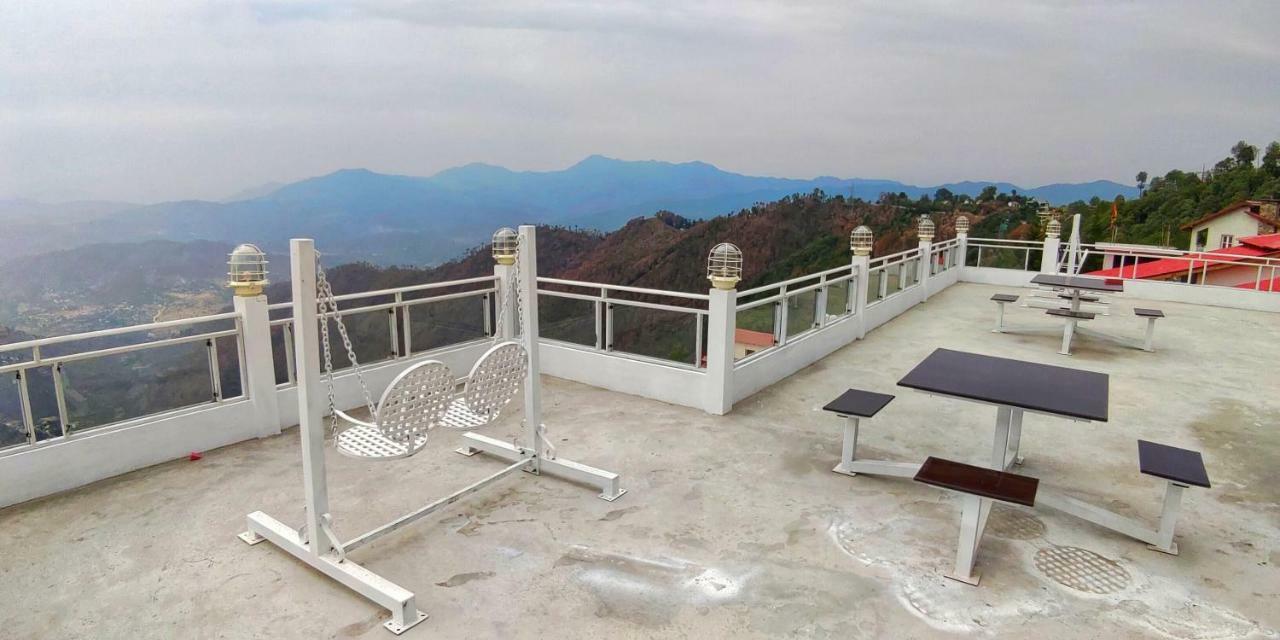 Summit Stonewood Hotel Ranikhet Buitenkant foto